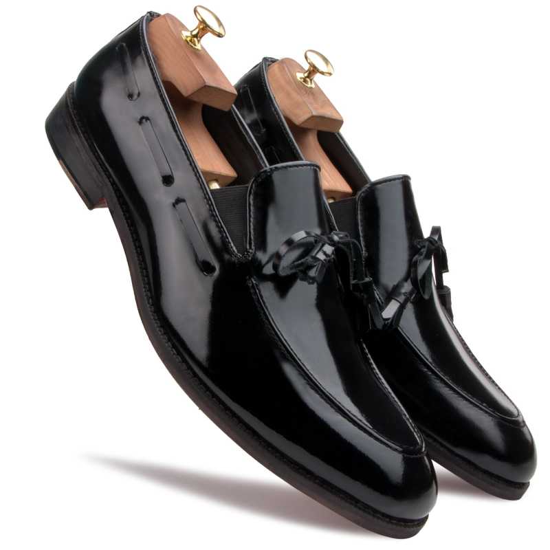 The Russel Slip-On in Black - Escaro Royale