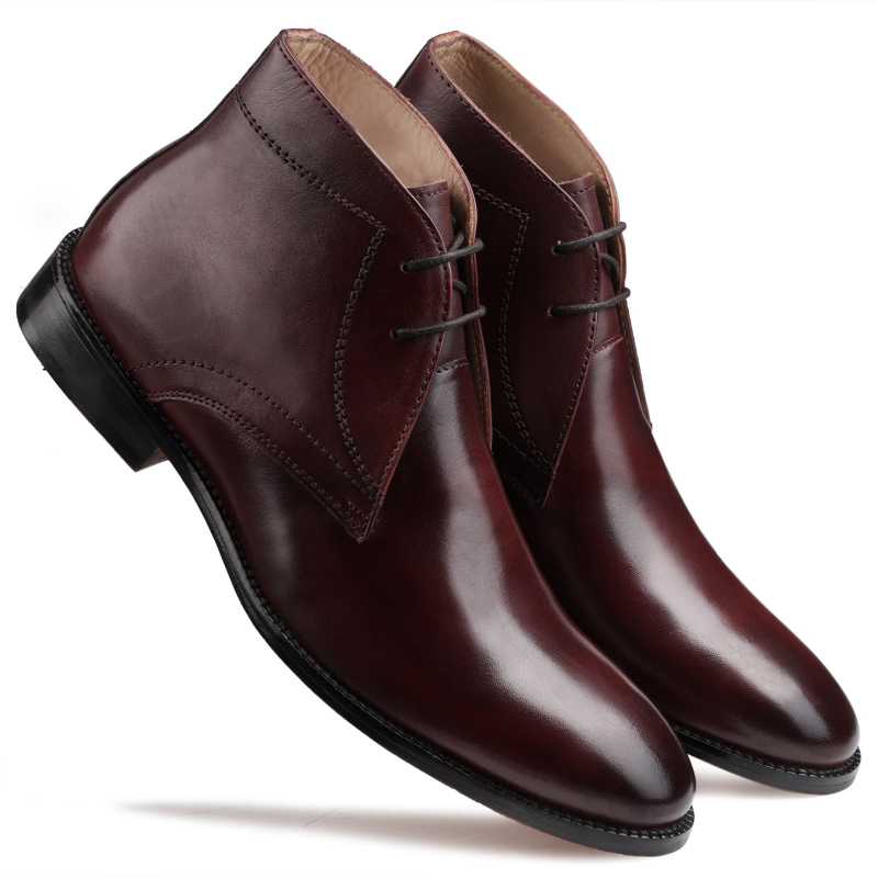 The Munich Chukka Boots in Cognac - Escaro Royale