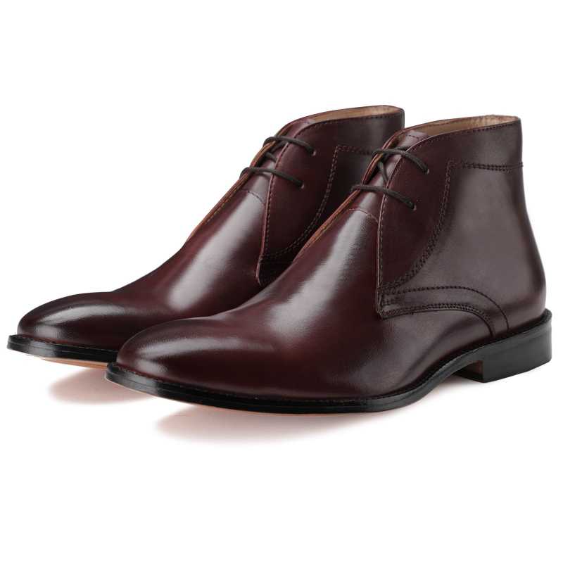 The Munich Chukka Boots in Cognac - Escaro Royale