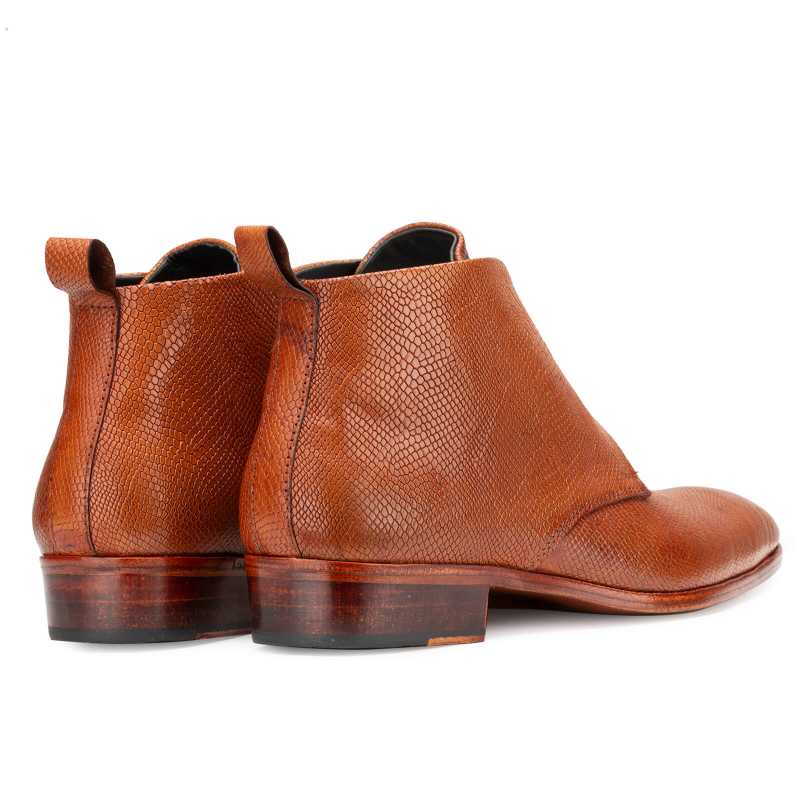 Optimus Chukka Boots in Patina Scales Tan - Escaro Royale